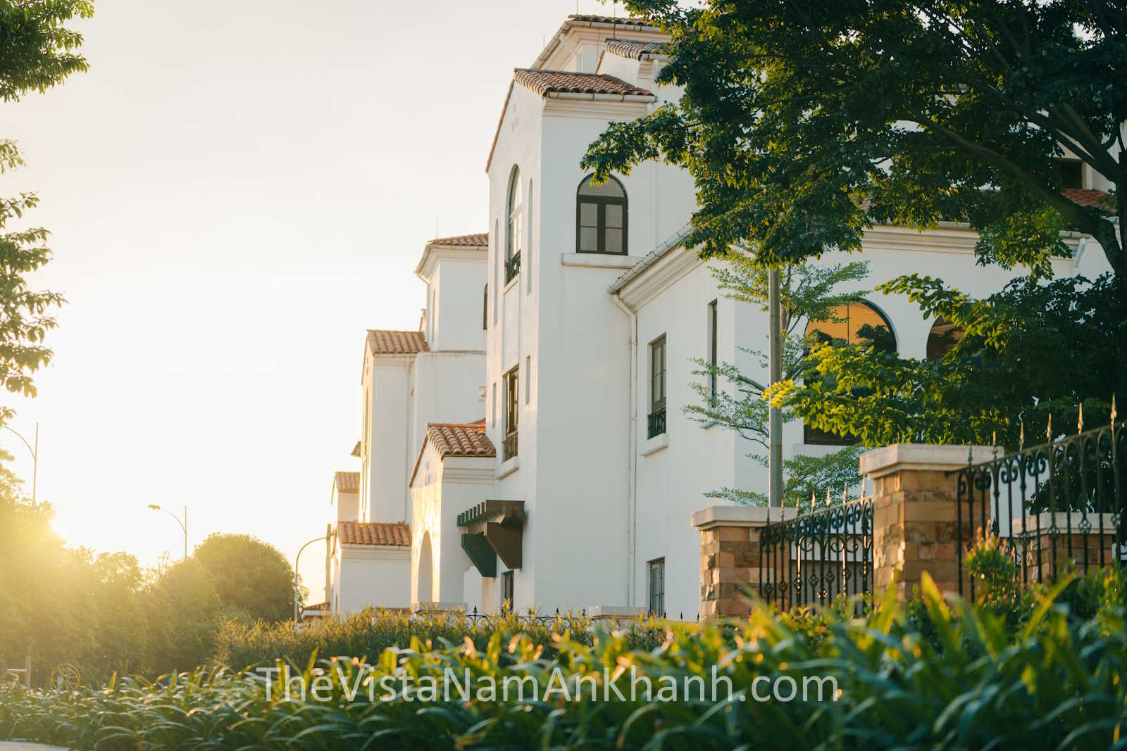 Ảnh chụp bên ngoài nhà vườn - liền kề Vista Nam An Khánh